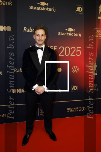 Papendal 17 december 2025
Sportgala waar oa de sportman en sportvrouw van het jaar gekozen worden . Harrie Lavreysen werd voor de tweede keer achter elkaar gekozen tot sportman van het jaar . Harrie kwam met zijn beste vrienden