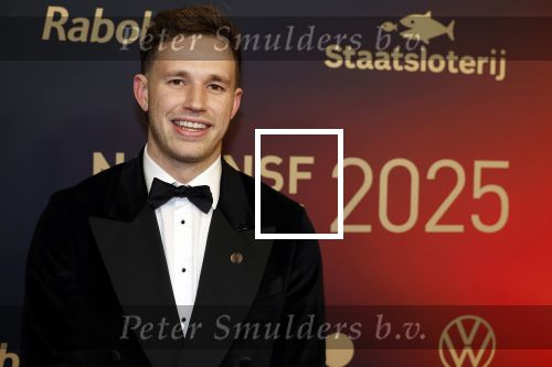 Papendal 17 december 2025
Sportgala waar oa de sportman en sportvrouw van het jaar gekozen worden . Harrie Lavreysen werd voor de tweede keer achter elkaar gekozen tot sportman van het jaar . Harrie kwam met zijn beste vrienden
