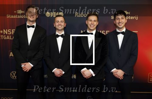 Papendal 17 december 2025
Sportgala waar oa de sportman en sportvrouw van het jaar gekozen worden . Harrie Lavreysen werd voor de tweede keer achter elkaar gekozen tot sportman van het jaar . Harrie kwam met zijn beste vrienden