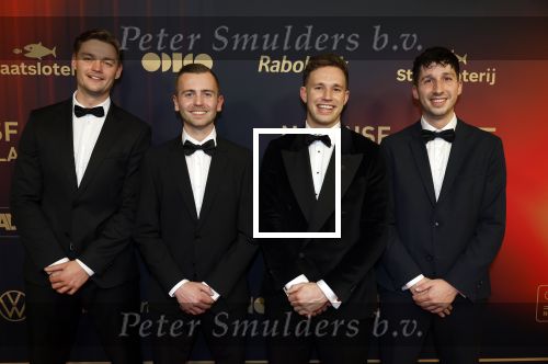Papendal 17 december 2025
Sportgala waar oa de sportman en sportvrouw van het jaar gekozen worden . Harrie Lavreysen werd voor de tweede keer achter elkaar gekozen tot sportman van het jaar . Harrie kwam met zijn beste vrienden