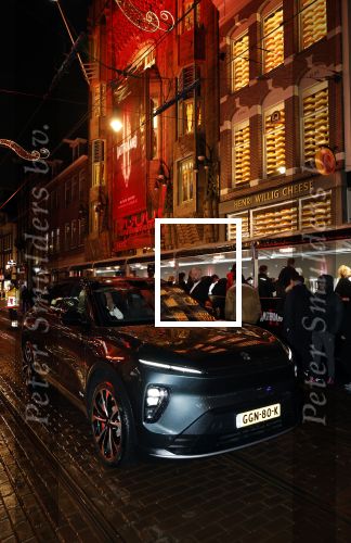 Amsterdam 1 december 2025
Premiere Amsterdamned II in Tuschinski . De hoofdrollen worden gespeeld door Huub Stapel tatum Dagelet en Holly Brood . Huub Stapel arriveerde in een prachtige Nio