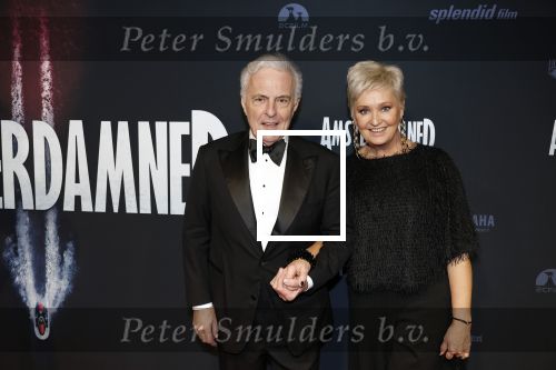 Amsterdam 1 december 2025
Premiere Amsterdamned II in Tuschinski . De hoofdrollen worden gespeeld door Huub Stapel tatum Dagelet en Holly Brood . Huub Stapel met partner Annemiek de Vroeg