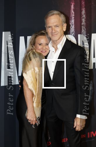 Amsterdam 1 december 2025
Premiere Amsterdamned II in Tuschinski . De hoofdrollen worden gespeeld door Huub Stapel tatum Dagelet en Holly Brood . Jaap Jongbloed met zijn vrouw Inge
