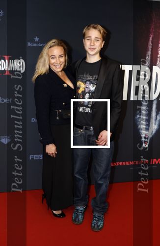 Amsterdam 1 december 2025
Premiere Amsterdamned II in Tuschinski . De hoofdrollen worden gespeeld door Huub Stapel tatum Dagelet en Holly Brood . Jetteke v Lexmond met zoon
