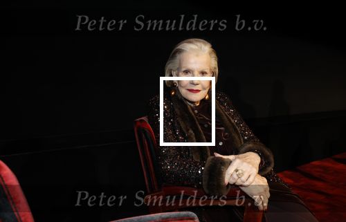 Amsterdam 2 december 2025
Presenatie Grannies van Amsterdam seizoen 2 . Martine v Os doet de presentatie. 
De Grannies bestaan uit Joanita Mug Tonneke en Lorraine . Ook hun kleinkinderen waren aanwezig  in Tuschinski