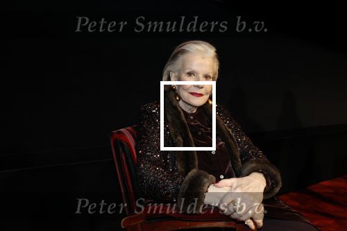 Amsterdam 2 december 2025
Presenatie Grannies van Amsterdam seizoen 2 . Martine v Os doet de presentatie. 
De Grannies bestaan uit Joanita Mug Tonneke en Lorraine . Ook hun kleinkinderen waren aanwezig  in Tuschinski