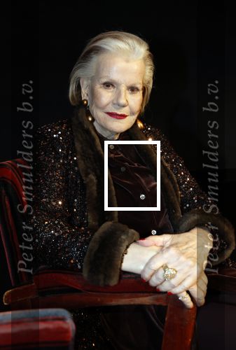 Amsterdam 2 december 2025
Presenatie Grannies van Amsterdam seizoen 2 . Martine v Os doet de presentatie. 
De Grannies bestaan uit Joanita Mug Tonneke en Lorraine . Ook hun kleinkinderen waren aanwezig  in Tuschinski
