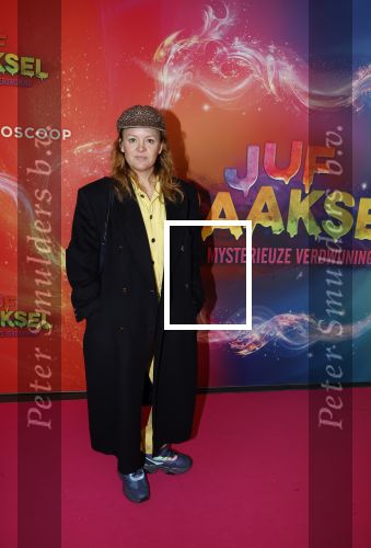 Amsterdam 7 december 2025
Premiere Juf Braaksel in Pathe Noord . Juliette v ardenne met kinderen