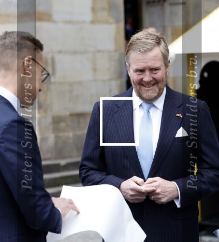Amsterdam 11 december 2025
 Koning Willem-Alexander en koningin Maxima verwelkomende president van Finland Alexander Stubb met zijn echtgenote Suzanne Innes-Stubb op de Dam op de eerste dag van een tweedaags staatsbezoek aan Nederland. Ministers