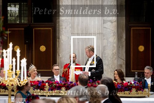 Amsterdam 11 december 2025
 Koning Willem-Alexander en koningin Maxima verwelkomen de president van Finland Alexander Stubb met zijn echtgenote Suzanne Innes-Stubb op de Dam op de eerste dag van een tweedaags staatsbezoek aan Nederland. s Avonds was het staatsbanket waar ook Prinses Amlia aanwezig was.