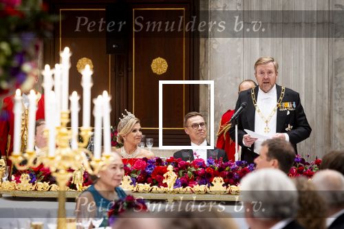 Amsterdam 11 december 2025
 Koning Willem-Alexander en koningin Maxima verwelkomen de president van Finland Alexander Stubb met zijn echtgenote Suzanne Innes-Stubb op de Dam op de eerste dag van een tweedaags staatsbezoek aan Nederland. s Avonds was het staatsbanket waar ook Prinses Amlia aanwezig was.