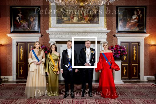 Amsterdam 11 december 2025
 Koning Willem-Alexander en koningin Maxima verwelkomen de president van Finland Alexander Stubb met zijn echtgenote Suzanne Innes-Stubb op de Dam op de eerste dag van een tweedaags staatsbezoek aan Nederland. s Avonds was het staatsbanket waar ook Prinses Amlia aanwezig was.