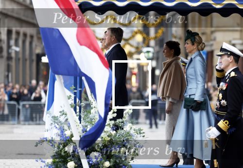 Amsterdam 11 december 2025
 Koning Willem-Alexander en koningin Maxima verwelkomende president van Finland Alexander Stubb met zijn echtgenote Suzanne Innes-Stubb op de Dam op de eerste dag van een tweedaags staatsbezoek aan Nederland