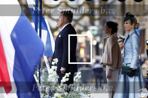 Amsterdam 11 december 2025
 Koning Willem-Alexander en koningin Maxima verwelkomende president van Finland Alexander Stubb met zijn echtgenote Suzanne Innes-Stubb op de Dam op de eerste dag van een tweedaags staatsbezoek aan Nederland