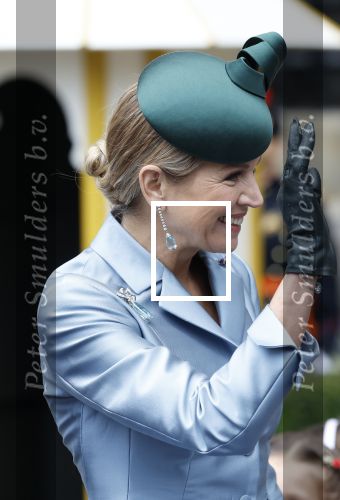 Amsterdam 11 december 2025
 Koning Willem-Alexander en koningin Maxima verwelkomende president van Finland Alexander Stubb met zijn echtgenote Suzanne Innes-Stubb op de Dam op de eerste dag van een tweedaags staatsbezoek aan Nederland