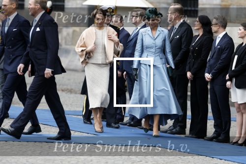 Amsterdam 11 december 2025
 Koning Willem-Alexander en koningin Maxima verwelkomende president van Finland Alexander Stubb met zijn echtgenote Suzanne Innes-Stubb op de Dam op de eerste dag van een tweedaags staatsbezoek aan Nederland