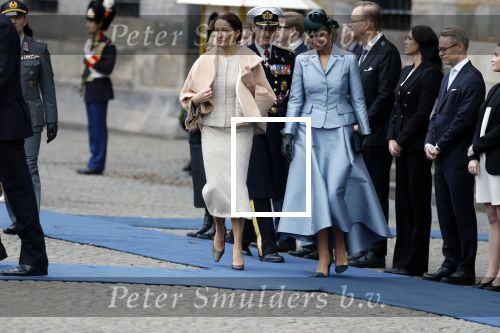 Amsterdam 11 december 2025
 Koning Willem-Alexander en koningin Maxima verwelkomende president van Finland Alexander Stubb met zijn echtgenote Suzanne Innes-Stubb op de Dam op de eerste dag van een tweedaags staatsbezoek aan Nederland