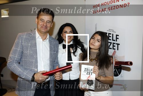 Leiden 3 december 2025
Boekpresentatie Lili Genee bij ECC in Leiden . Wilfred Genee met zijn dochter en zijn vrouw Lili