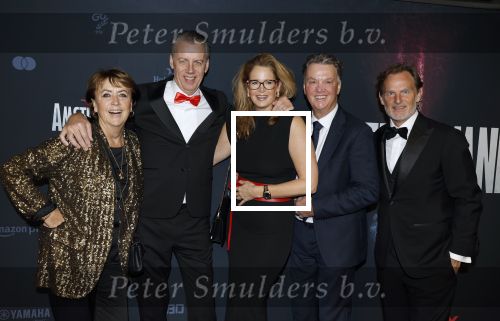 Amsterdam 1 december 2025
Premiere Amsterdamned II in Tuschinski . De hoofdrollen worden gespeeld door Huub Stapel tatum Dagelet en Holly Brood . Louis v Gaal en Truus v Gaal kwamen met vrienden en Ronald de Boer