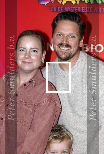 Amsterdam 7 december 2025
Premiere Juf Braaksel in Pathe Noord . Michael de Roos met gezin