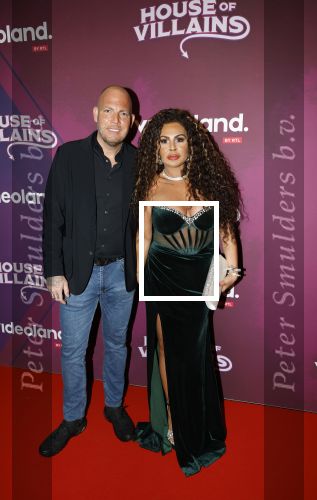 Amsterdam 15 december 2025
Presentatie cast House Villains bij het Tobacco theater . Aanwezig Soundos Ayleem Bella Djamilla Celina King Faisel Malgasio Terror Jaap Ruud Benard Rene Spoelstra en Michella Kox . Michella Kox kwam met haar vriend Danny