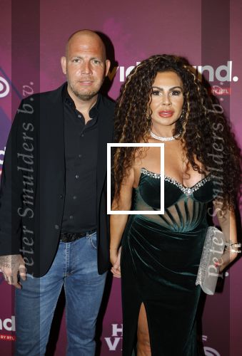 Amsterdam 15 december 2025
Presentatie cast House Villains bij het Tobacco theater . Aanwezig Soundos Ayleem Bella Djamilla Celina King Faisel Malgasio Terror Jaap Ruud Benard Rene Spoelstra en Michella Kox . Michella Kox kwam met haar vriend Danny