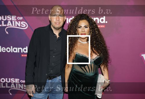 Amsterdam 15 december 2025
Presentatie cast House Villains bij het Tobacco theater . Aanwezig Soundos Ayleem Bella Djamilla Celina King Faisel Malgasio Terror Jaap Ruud Benard Rene Spoelstra en Michella Kox . Michella Kox kwam met haar vriend Danny