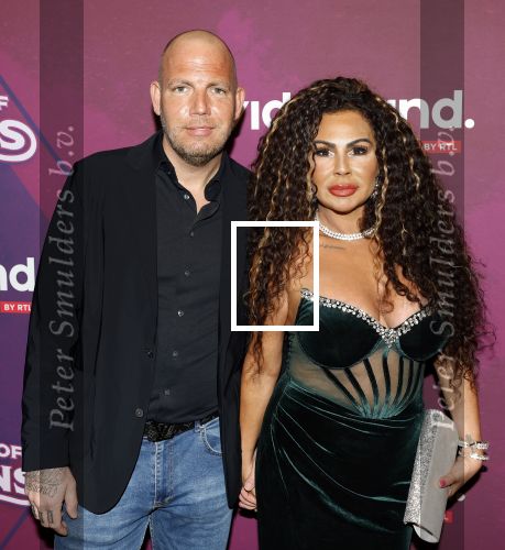 Amsterdam 15 december 2025
Presentatie cast House Villains bij het Tobacco theater . Aanwezig Soundos Ayleem Bella Djamilla Celina King Faisel Malgasio Terror Jaap Ruud Benard Rene Spoelstra en Michella Kox . Michella Kox kwam met haar vriend Danny