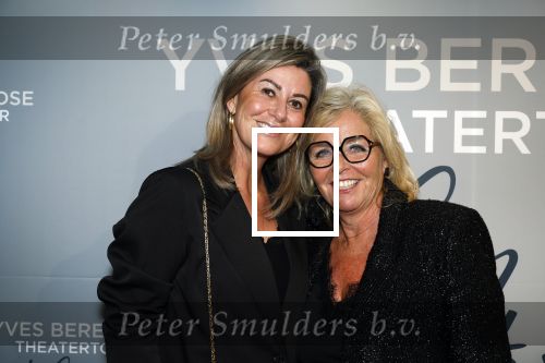 Bussum 8 december 2025
Premiere theatwershow Voor Altijd van Yves Berendse in t Spant. Moeder Yves Berendse met een vriendin