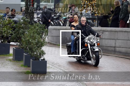 Amsterdam 8 december 2025
Presentatie cast We Will Rock you . Albert Verlinde is de producent.
Cast Naima Bayo, Luuk Haaze, Brecht van Arnhem, Magtel de Laat, Lucas Hamming en Nyassa Alberta