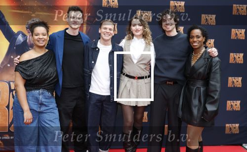 Amsterdam 8 december 2025
Presentatie cast We Will Rock you . Albert Verlinde is de producent.
Cast Naima Bayo, Luuk Haaze, Brecht van Arnhem, Magtel de Laat, Lucas Hamming en Nyassa Alberta