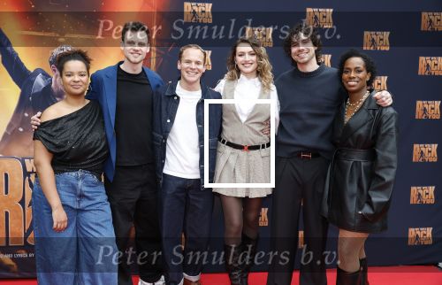Amsterdam 8 december 2025
Presentatie cast We Will Rock you . Albert Verlinde is de producent.
Cast Naima Bayo, Luuk Haaze, Brecht van Arnhem, Magtel de Laat, Lucas Hamming en Nyassa Alberta