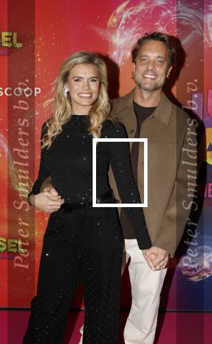 Amsterdam 7 december 2025
Premiere Juf Braaksel in Pathe Noord . Nicolette v Dam en haar man Bas Smit