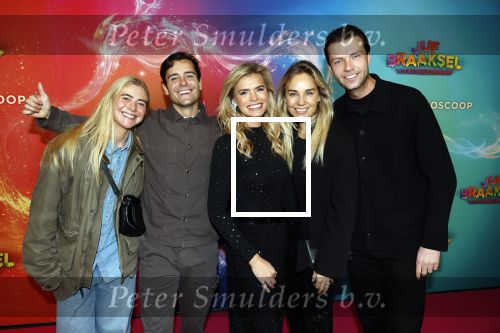 Amsterdam 7 december 2025
Premiere Juf Braaksel in Pathe Noord . Nicolette v Dam met haar collegas ( oa Leontine Maurits)