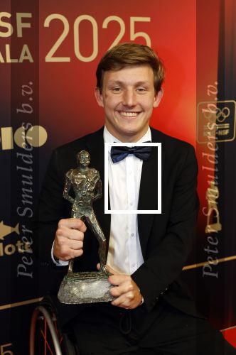 Papendal 17 december 2025
Sportgala waar oa de sportman en sportvrouw van het jaar gekozen worden . Para Sportman v h Jaar Niels Vink