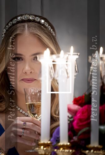 Amsterdam 11 december 2025
 Koning Willem-Alexander en koningin Maxima verwelkomen de president van Finland Alexander Stubb met zijn echtgenote Suzanne Innes-Stubb op de Dam op de eerste dag van een tweedaags staatsbezoek aan Nederland. s Avonds was het staatsbanket waar ook Prinses Amlia aanwezig was.