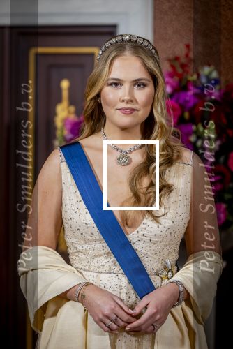Amsterdam 11 december 2025
 Koning Willem-Alexander en koningin Maxima verwelkomen de president van Finland Alexander Stubb met zijn echtgenote Suzanne Innes-Stubb op de Dam op de eerste dag van een tweedaags staatsbezoek aan Nederland. s Avonds was het staatsbanket waar ook Prinses Amlia aanwezig was.