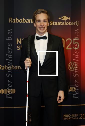Papendal 17 december 2025
Sportgala waar oa de sportman en sportvrouw van het jaar gekozen worden . Rogier Dorsman met ouders