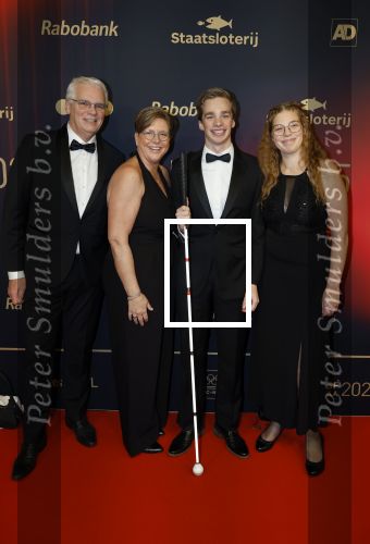 Papendal 17 december 2025
Sportgala waar oa de sportman en sportvrouw van het jaar gekozen worden . Rogier Dorsman met ouders