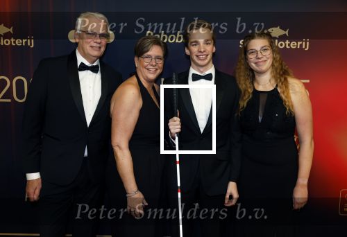 Papendal 17 december 2025
Sportgala waar oa de sportman en sportvrouw van het jaar gekozen worden . Rogier Dorsman met ouders