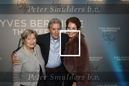 Bussum 8 december 2025
Premiere theatwershow Voor Altijd van Yves Berendse in t Spant. Sacha Goemans met ouders