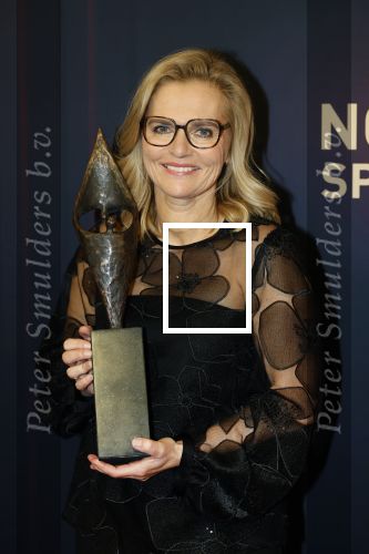 Papendal 17 december 2025
Sportgala waar oa de sportman en sportvrouw van het jaar gekozen worden . Sarina Wiegman kwam met haar man en werd gekozen tot coach van het jaar