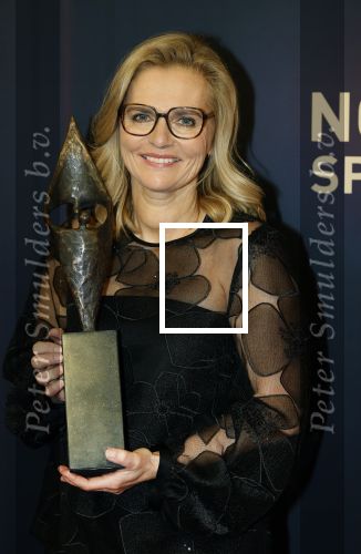 Papendal 17 december 2025
Sportgala waar oa de sportman en sportvrouw van het jaar gekozen worden . Sarina Wiegman kwam met haar man en werd gekozen tot coach van het jaar