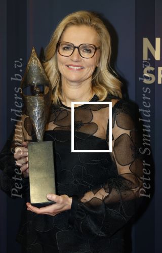 Papendal 17 december 2025
Sportgala waar oa de sportman en sportvrouw van het jaar gekozen worden . Sarina Wiegman kwam met haar man en werd gekozen tot coach van het jaar