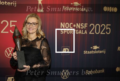 Papendal 17 december 2025
Sportgala waar oa de sportman en sportvrouw van het jaar gekozen worden . Sarina Wiegman kwam met haar man en werd gekozen tot coach van het jaar
