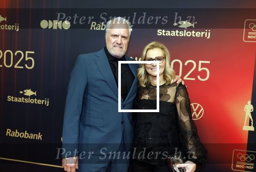Papendal 17 december 2025
Sportgala waar oa de sportman en sportvrouw van het jaar gekozen worden . Sarina Wiegman kwam met haar man en werd gekozen tot coach van het jaar