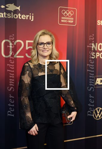 Papendal 17 december 2025
Sportgala waar oa de sportman en sportvrouw van het jaar gekozen worden . Sarina Wiegman kwam met haar man en werd gekozen tot coach van het jaar