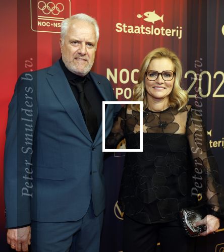 Papendal 17 december 2025
Sportgala waar oa de sportman en sportvrouw van het jaar gekozen worden . Sarina Wiegman kwam met haar man en werd gekozen tot coach van het jaar