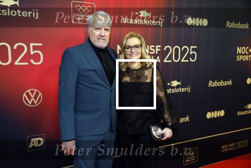 Papendal 17 december 2025
Sportgala waar oa de sportman en sportvrouw van het jaar gekozen worden . Sarina Wiegman kwam met haar man en werd gekozen tot coach van het jaar