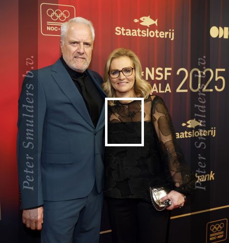 Papendal 17 december 2025
Sportgala waar oa de sportman en sportvrouw van het jaar gekozen worden . Sarina Wiegman kwam met haar man en werd gekozen tot coach van het jaar